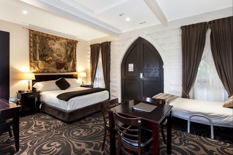 Castle Suites - Kryal Castle - Accommodation Noosa 9