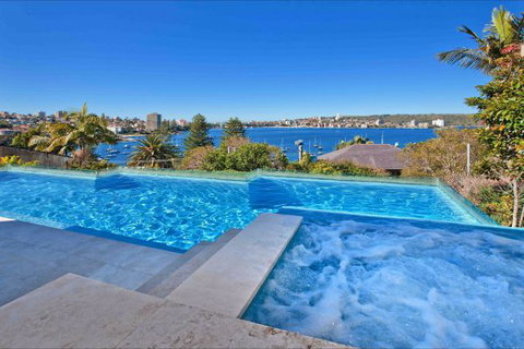Deep Blue - Accommodation Noosa 0