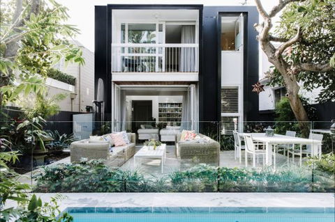 Luxico - Pearce Street - Accommodation Noosa 0