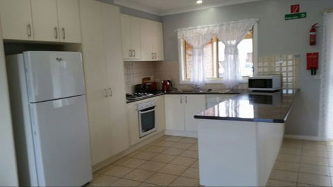 Numurkah Apartments - The Miekleljohn - Accommodation Noosa 2