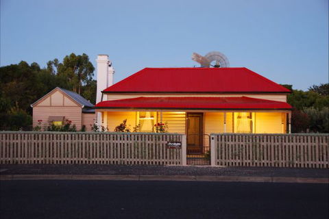 Shurdingtons Cottage - Accommodation Noosa 5