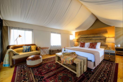 Truffle Lodge - Accommodation Noosa 0