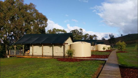 Truffle Lodge - Accommodation Noosa 1