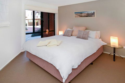 Unit 5 Wyuna Queenscliff - Accommodation Noosa 4