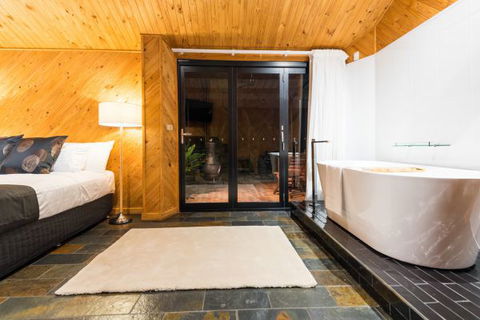 Waterfall Springs Retreat And Wildlife Sanctuary - Accommodation Noosa 5