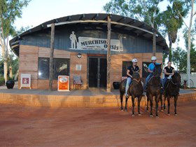 Murchison Oasis Roadhouse, Motel, Caravan Park - Accommodation Noosa 3