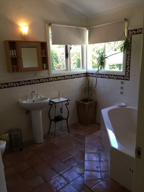 Dennis Cottage - Accommodation Noosa 5