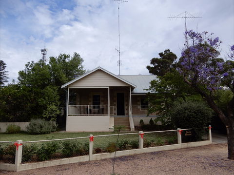 Dot's House - Accommodation Noosa 0