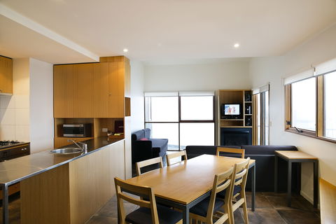 Frueauf Village - Accommodation Noosa 1