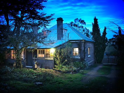 Hamilton Heritage Holiday Homes - McCauley's Cottage - Accommodation Noosa 1