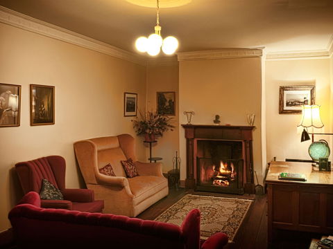 Hamilton Heritage Holiday Homes - McCauley's Cottage - Accommodation Noosa 2