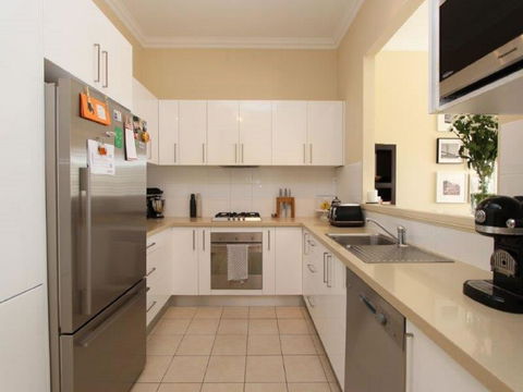 Robina: Bathurst Self Contained Accommodation - Accommodation Noosa 2