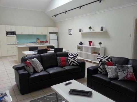 Studio One Accommodation - Accommodation Noosa 0