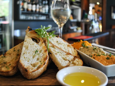 The Delatite Hotel - Accommodation Noosa 1