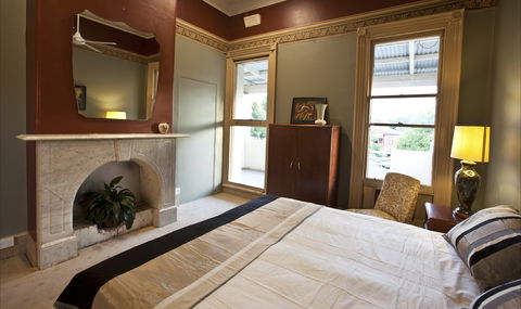 The Delatite Hotel - Accommodation Noosa 2