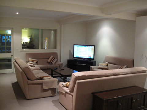 Ajax Ski Club - Accommodation Noosa 3