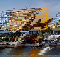 Cullen Bay Resorts - Accommodation Noosa