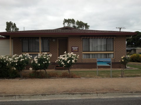George'N'Mays - Accommodation Noosa 0