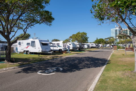 Maroochydore Beach Holiday Park - Accommodation Noosa 2