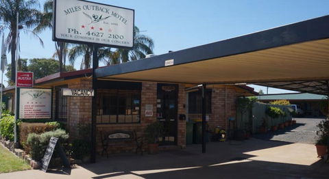 Miles Outback Motel - Accommodation Noosa 0
