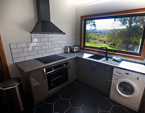 Shingles Riverside Cottages - The - Accommodation Noosa 8