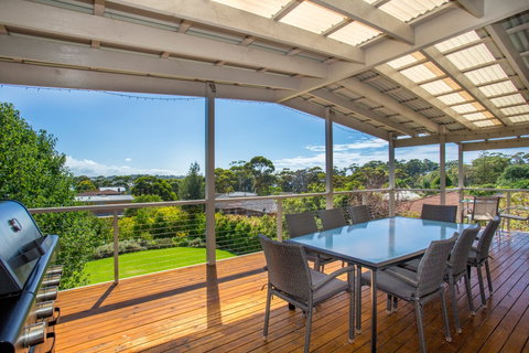 Stylishly Modern - Accommodation Noosa 0