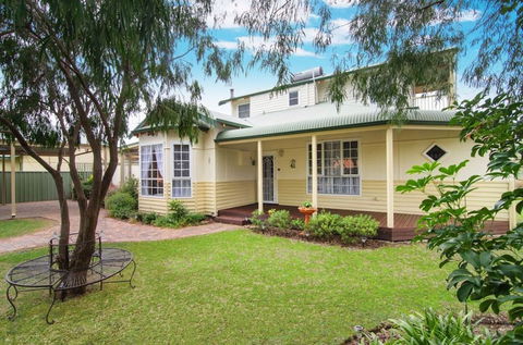 The Beach Retreat - Accommodation Noosa 0