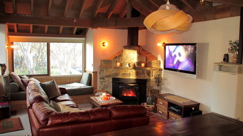Wallace's - Crystal Creek Chalet 1 - Accommodation Noosa 2