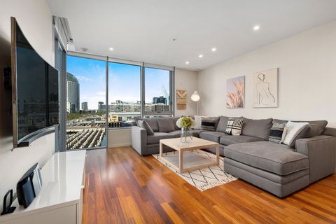 Docklands Private Collection Of Apartments Melbourne - Accommodation Noosa 2