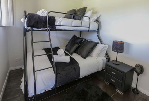 Harmans Lodge - Accommodation Noosa 2