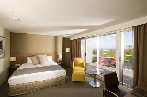 Hotel Urban St Leonards - Accommodation Noosa 2