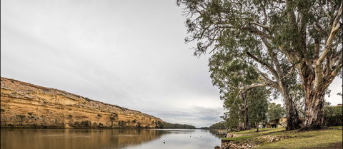 Page Drive Blanchetown  -River Shack Rentals - Accommodation Noosa 2