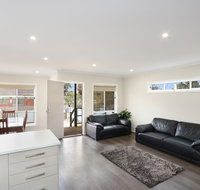 Silver Hill Townhouse - Accommodation Noosa