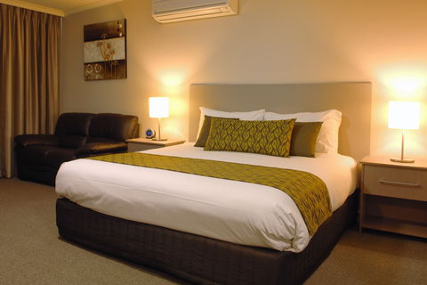 Tower Motor Inn - Accommodation Noosa 1