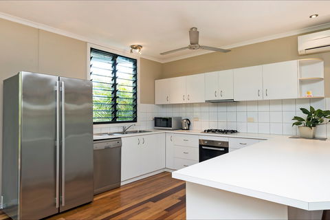 Villa Frangipani - Accommodation Noosa 2