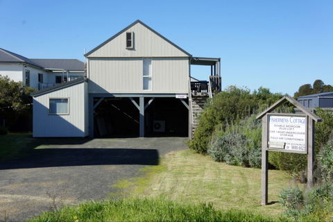 Angler's Arms And Fisherman's Cottage - Accommodation Noosa 0