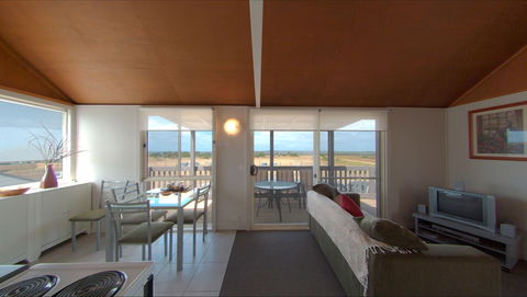 Angler's Arms And Fisherman's Cottage - Accommodation Noosa 1