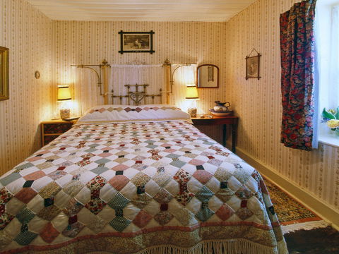 Hamilton's Cottage Collection And Country Gardens - Emmas Cottage - Accommodation Noosa 1