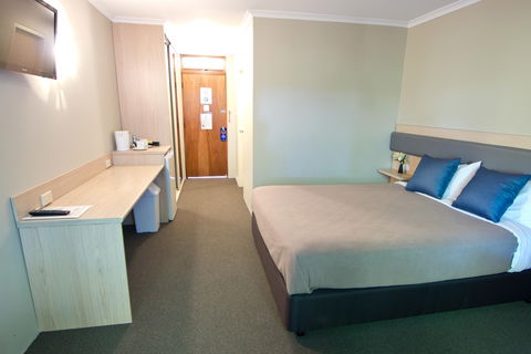 Lakeview Hotel Motel - Accommodation Noosa 1