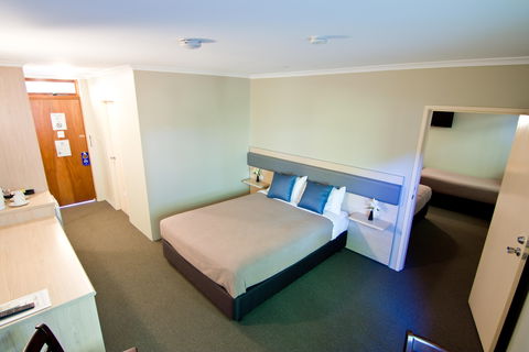 Lakeview Hotel Motel - Accommodation Noosa 2