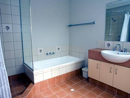 Albany Bayside Ocean Villas - Accommodation Noosa 1