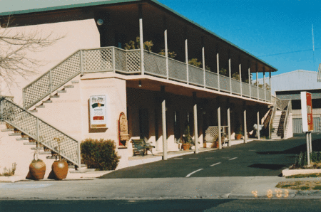 New England Motor Inn - Accommodation Noosa