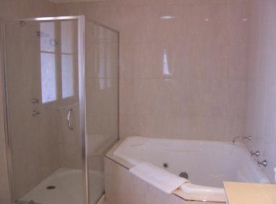 The Astra - Accommodation Noosa 1