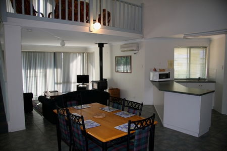 Walpole Bayside Villas - Accommodation Noosa 2