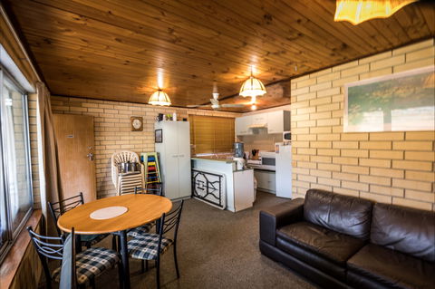 80 Page Drive Blanchetown -River Shack Rentals - Accommodation Noosa 2