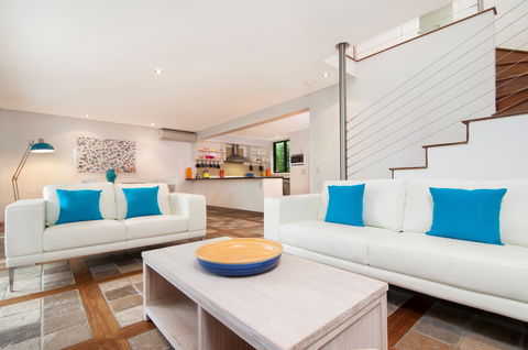 By The Sea Port Douglas - Accommodation Noosa 2