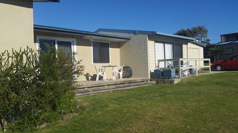 Carmen's Inn - Accommodation Noosa 2