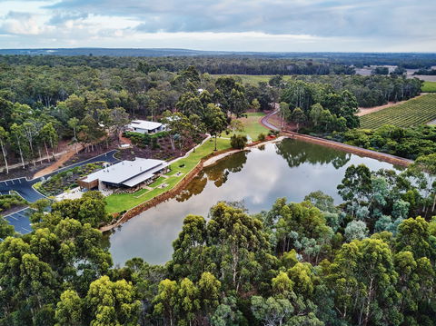 Eight Willows Retreat - Accommodation Noosa 0
