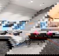 Elk At Falls - Accommodation Noosa