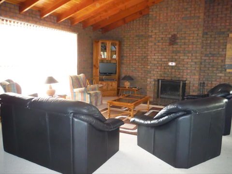 George's Place - Accommodation Noosa 0